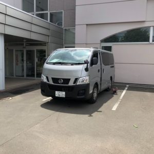 ペット火葬中の移動火葬車