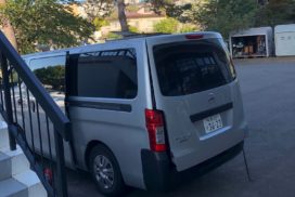 ペット火葬中の移動火葬車